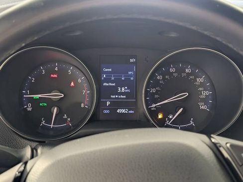 Used 2019 Toyota C-HR XLE FWD image 16