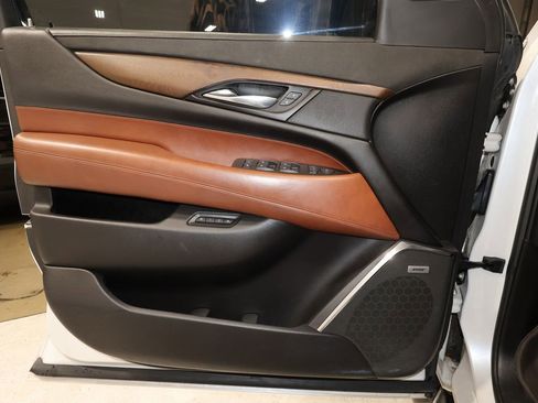 Used 2016 Cadillac Escalade Premium image 14