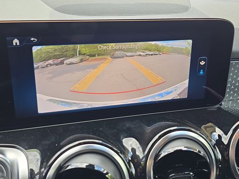 New 2026 Mercedes-Benz GLB 250 image 21