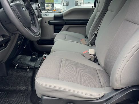 Used 2018 Ford F250 XL w/ Power Equipment Group AWD/4WD image 23