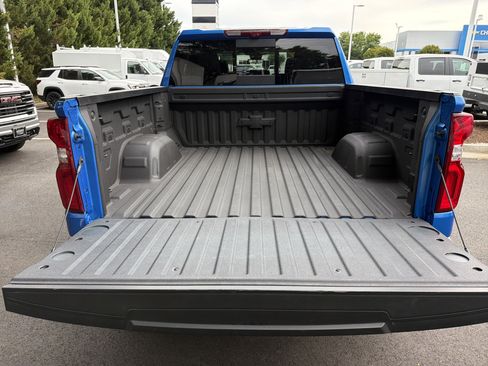 Used 2025 Chevrolet Silverado 1500 ZR2 w/ Technology Package AWD/4WD image 32