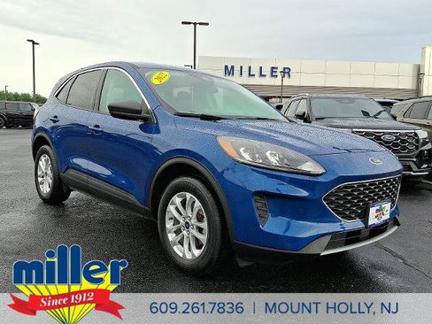 Certified 2022 Ford Escape SE AWD/4WD image 1
