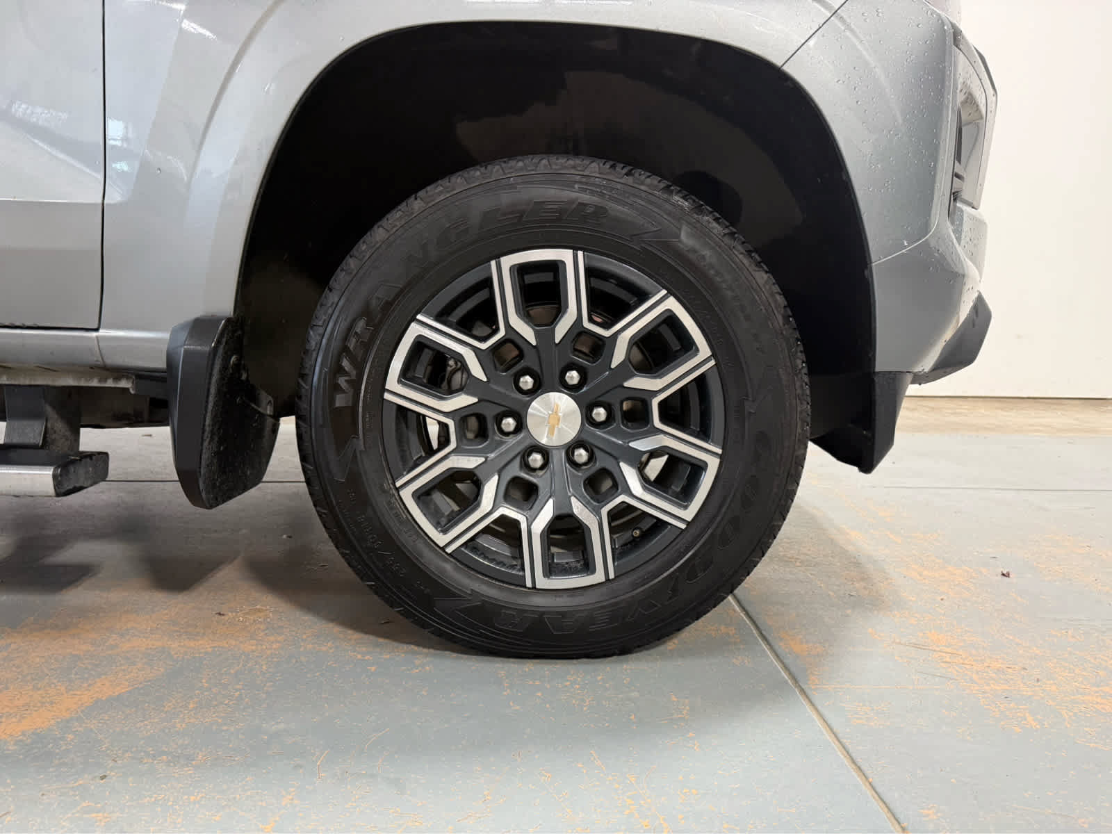 Used 2024 Chevrolet Colorado LT w/ LT Convenience Package III AWD/4WD image 8