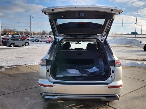 New 2026 Mitsubishi Outlander SE image 17