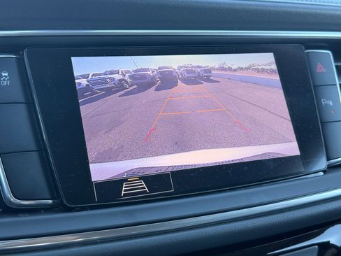 Used 2020 Buick Enclave Essence image 26