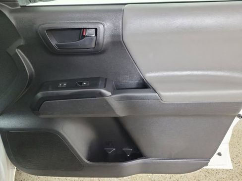 Used 2022 Toyota Tacoma SR image 14