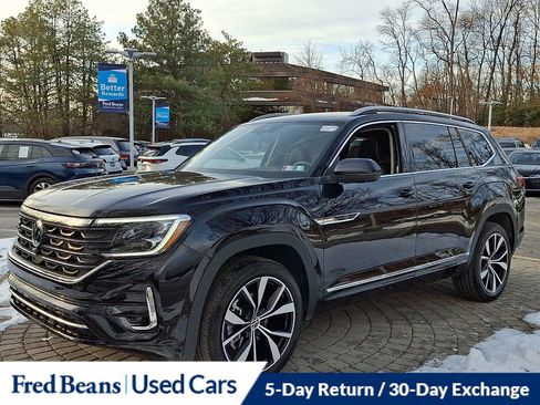 Certified 2025 Volkswagen Atlas SEL Premium R-Line image 3