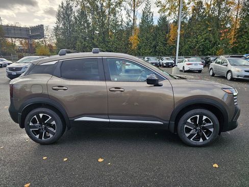 New 2026 Nissan Kicks SV w/ SV Premium Package image 4