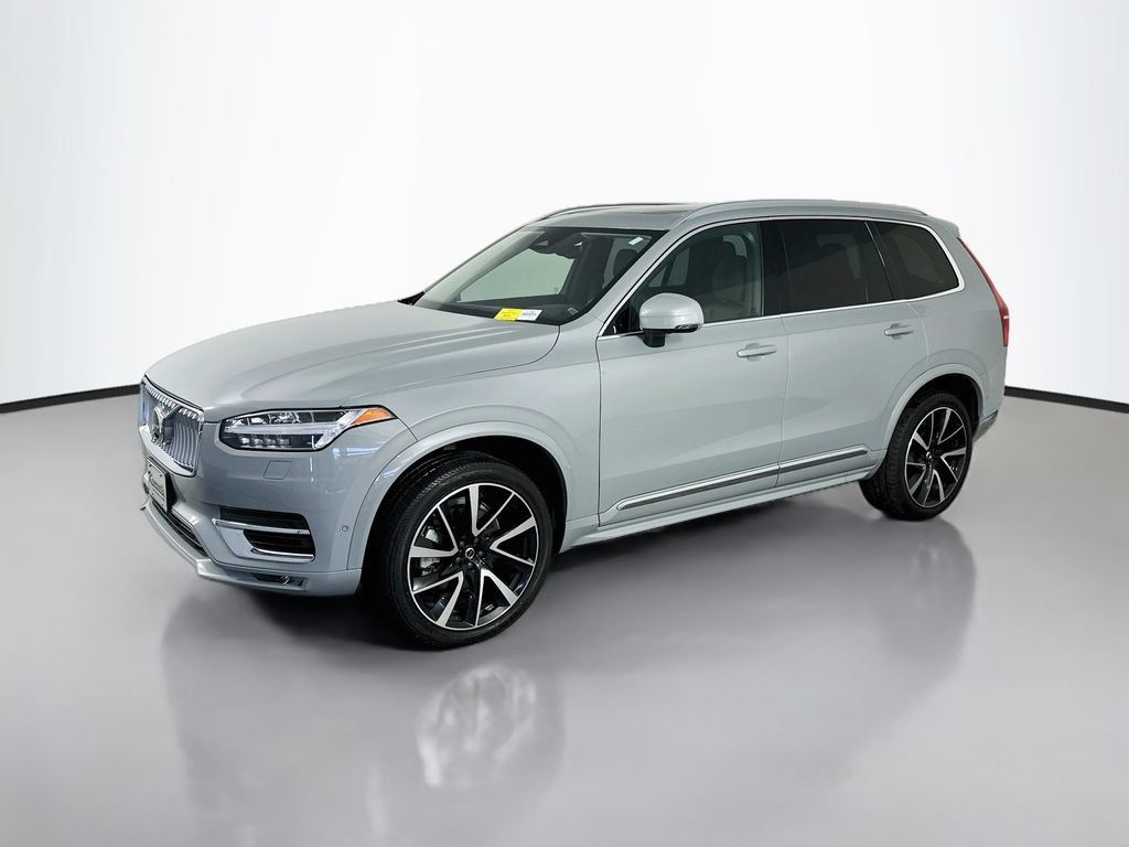 Used 2024 Volvo XC90 B5 Plus AWD/4WD image 3