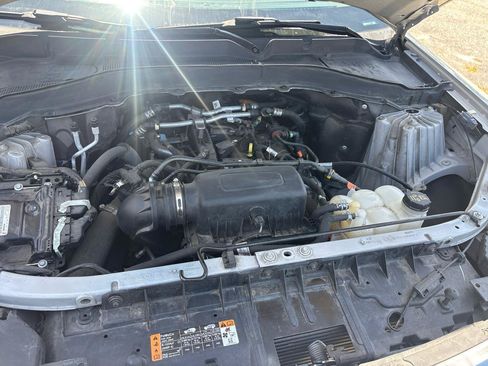Used 2023 Ford Explorer XLT w/ Equipment Group 202A AWD/4WD image 20