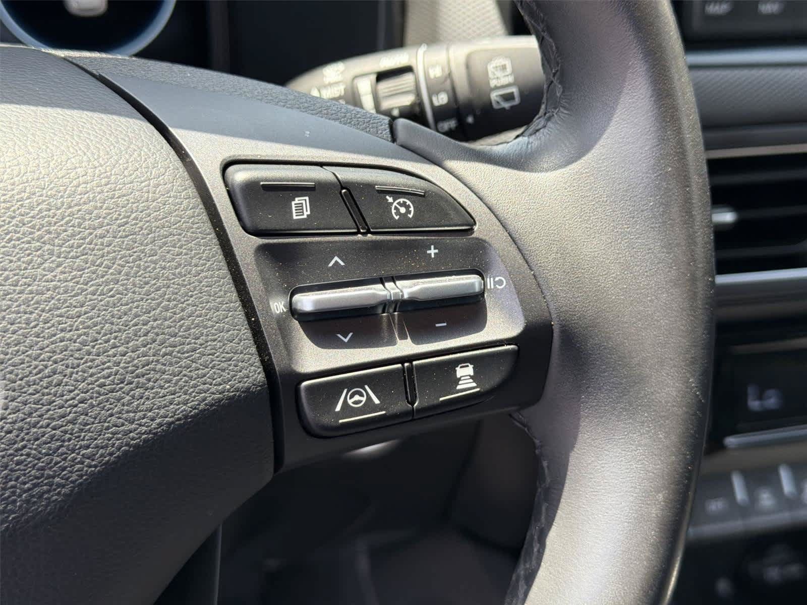 Used 2023 Hyundai Kona Limited AWD/4WD image 35