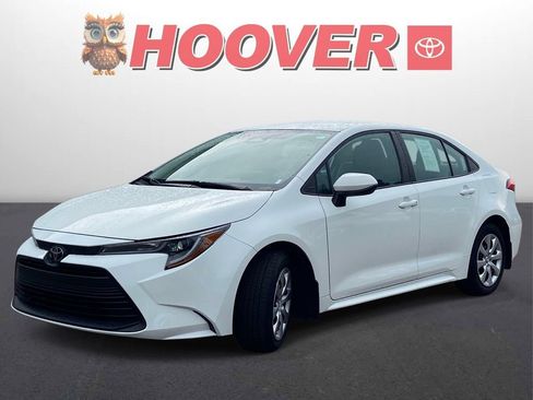 Used 2025 Toyota Corolla LE FWD image 5