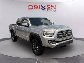 Used 2017 Toyota Tacoma TRD Off-Road w/ Tow Package (A/T) AWD/4WD video 1