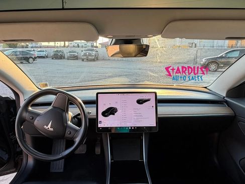 Used 2018 Tesla Model 3 Mid Range RWD image 11