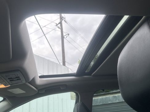 Used 2023 Nissan Rogue SL w/ SL Premium Package image 19