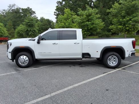 Used 2025 GMC Sierra 3500 Denali Ultimate AWD/4WD image 8