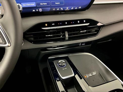 New 2026 Buick Enclave Sport Touring w/ Super Cruise Package image 7