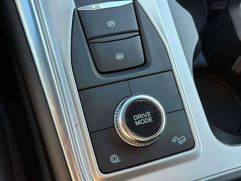 Certified 2022 Ford Explorer XLT w/ Equipment Group 202A image 30