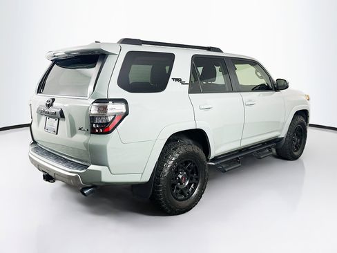 Used 2022 Toyota 4Runner TRD Off-Road AWD/4WD image 9