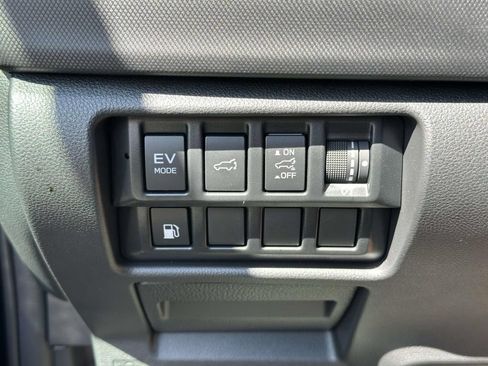 Certified 2025 Subaru Forester Touring w/ Touring Package AWD/4WD image 31