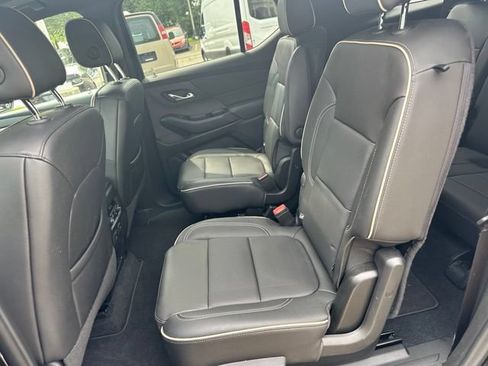 Used 2023 Chevrolet Traverse Premier w/ Redline Edition AWD/4WD image 15