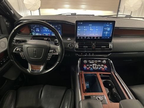 Used 2022 Lincoln Navigator Reserve image 25