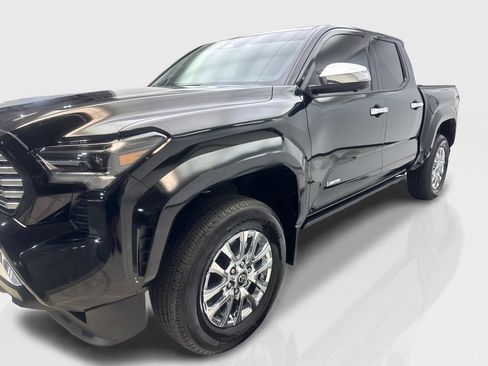 Used 2025 Toyota Tacoma Limited AWD/4WD image 11