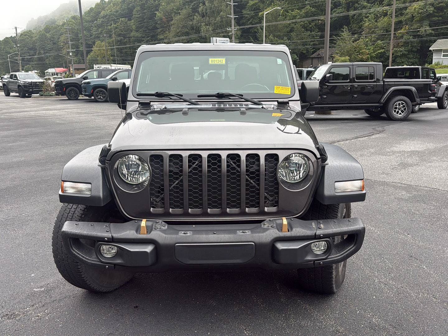 Used 2020 Jeep Gladiator Sport w/ Quick Order Package 24S AWD/4WD image 2