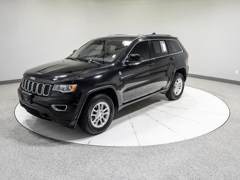 Used 2019 Jeep Grand Cherokee Laredo AWD/4WD image 33