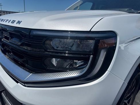 Used 2025 Ford Expedition Platinum AWD/4WD image 25