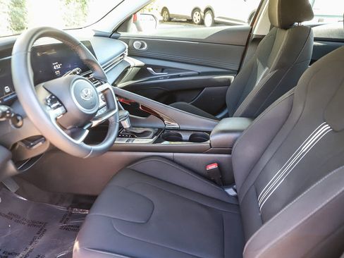 Used 2023 Hyundai Elantra SEL w/ Convenience Package FWD image 17