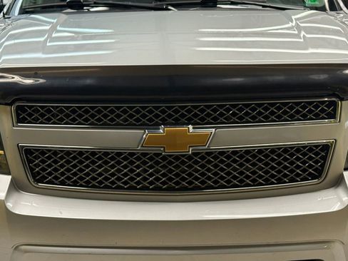 Used 2012 Chevrolet Avalanche LTZ image 5