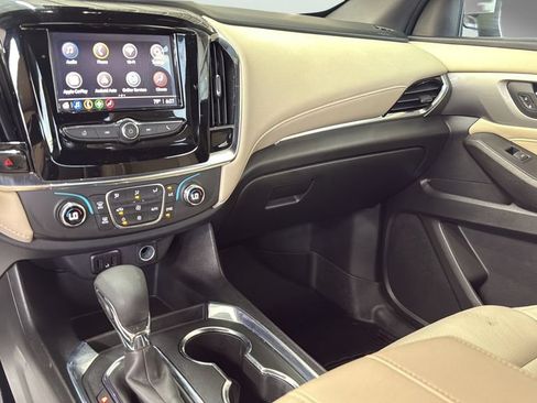 Used 2023 Chevrolet Traverse LS w/ Safety Package FWD image 19