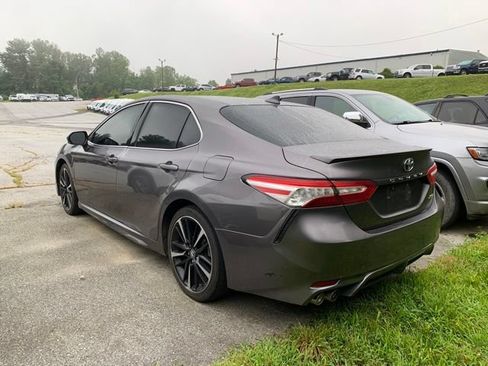 Used 2020 Toyota Camry XSE FWD image 5