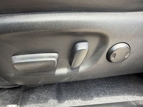 Used 2016 Toyota RAV4 Limited FWD image 27