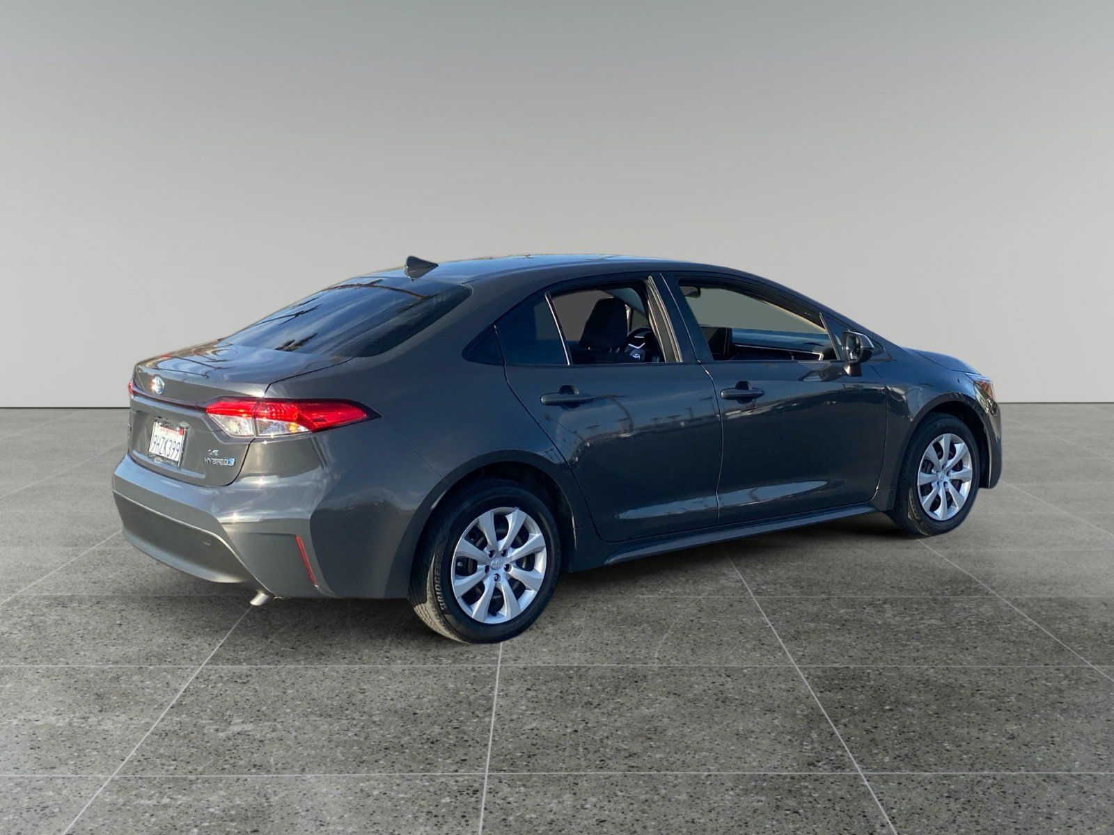 Used 2024 Toyota Corolla LE FWD image 5