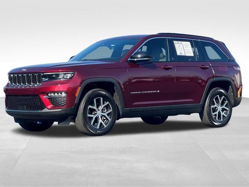 Used 2025 Jeep Grand Cherokee Limited AWD/4WD image 3