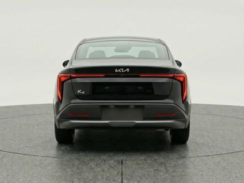 Used 2025 Kia K4 LXS image 7