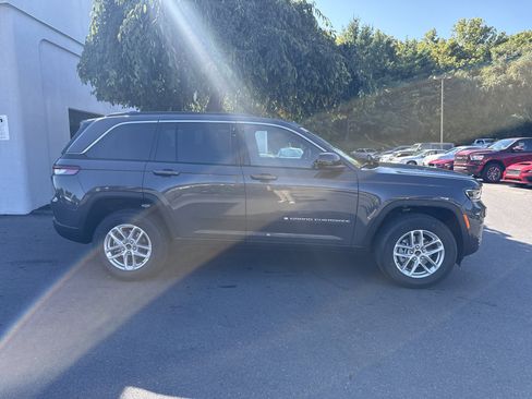 New 2025 Jeep Grand Cherokee Laredo X w/ Luxury Tech Group I image 2