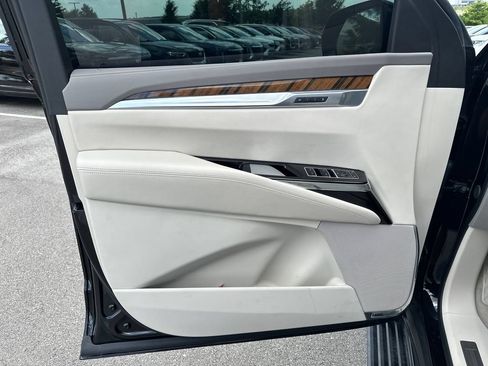Used 2025 Cadillac Escalade Premium Luxury Platinum w/ LPO, Floor Liner Package AWD/4WD image 18