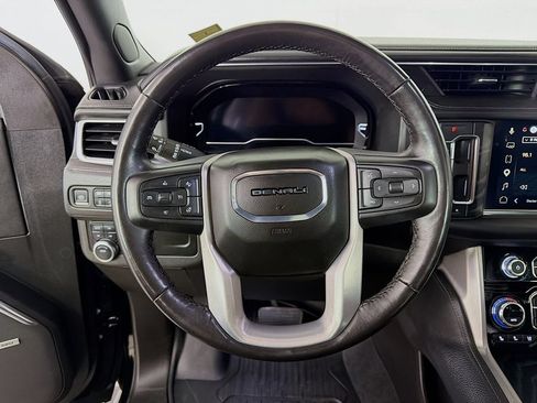 Used 2023 GMC Yukon XL Denali AWD/4WD image 13