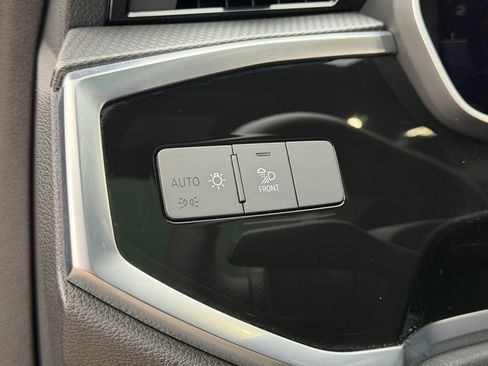 Certified 2025 Audi Q3 2.0T Premium Plus w/ Premium Plus Package image 25