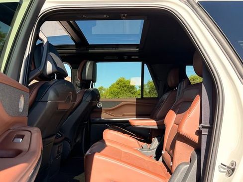Used 2025 Lincoln Navigator L Reserve AWD/4WD image 14