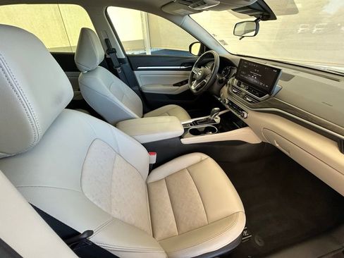 Used 2025 Nissan Altima 2.5 SL image 13