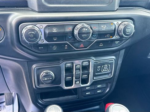Used 2022 Jeep Wrangler Unlimited Sport AWD/4WD image 17