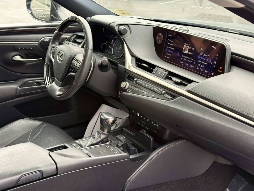 Used 2021 Lexus ES 300h w/ Accessory Package FWD image 21