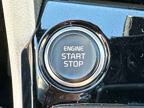 Used 2023 Kia Sportage EX image 32