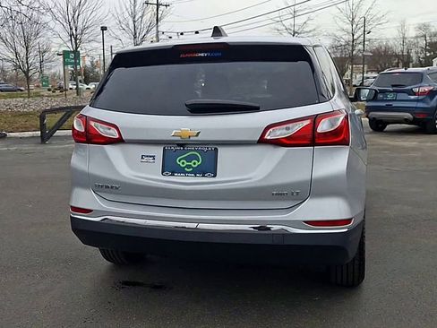 Certified 2018 Chevrolet Equinox LT image 2