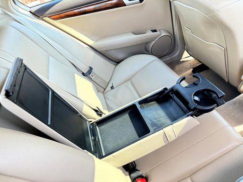 Used 2014 Mercedes-Benz C 300 4MATIC Sedan w/ Premium 1 Package image 35