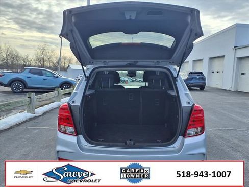 Used 2022 Chevrolet Trax LS w/ Tint and Cruise Package image 11